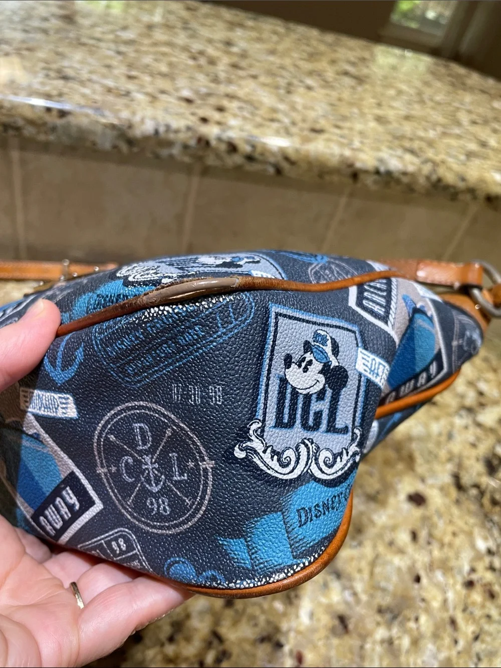 🌺DOONEY & BOURKE X DISNEY Navy and Tan Crossbody Purse